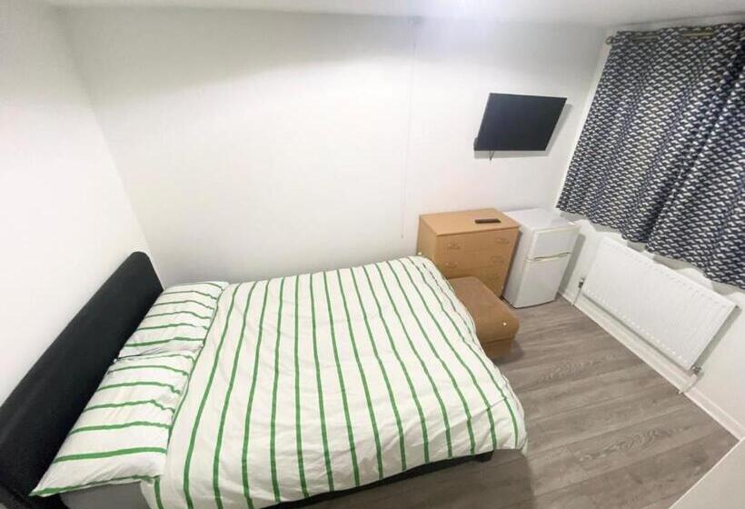اتاق استاندارد با چشم‌انداز باغ, The Royal Boutique Heathrow Lodge By London
