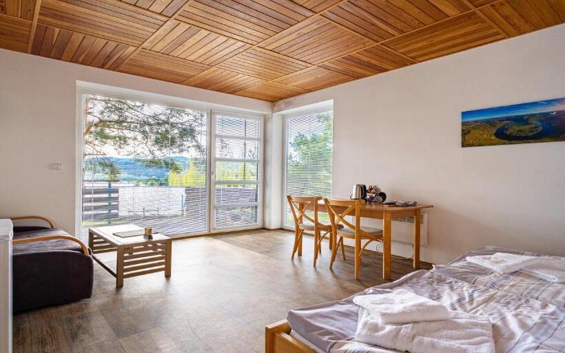 带2个卧室的公寓, Sporthotel Trhovky