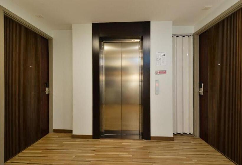 اتاق لوکس, Bedever Boutique Bangkok Hotel   Bts Phra Khanong