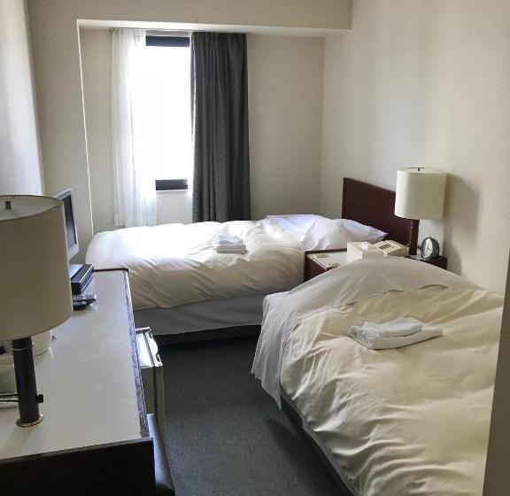 Номер Стандарт, Crown Hills Nakamura