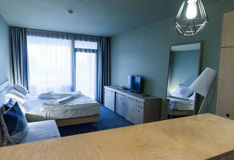 Номер Стандарт, Alsóörs Marina