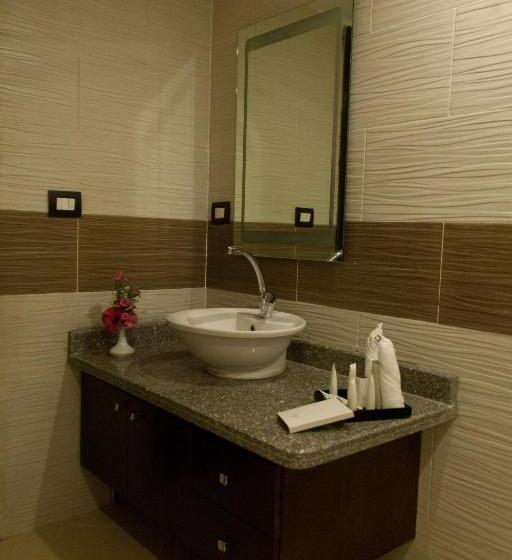 سوییت جونیور با چشم‌انداز استخر, Elite Residence & Aqua Park