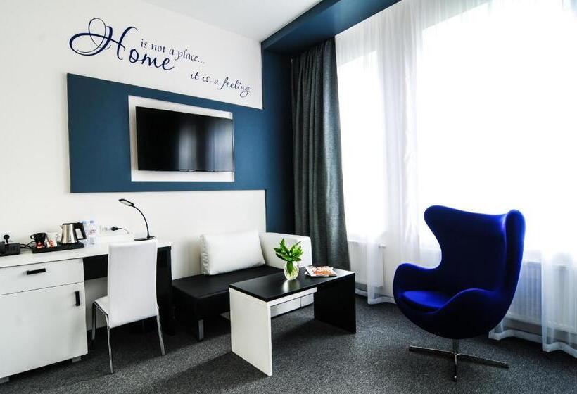 اتاق کلاس بیزنس, Homelike