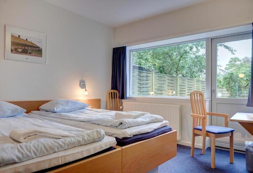 Четырехместный Номер Стандарт, Bb Hotel Frederikshavn Turisthotellet