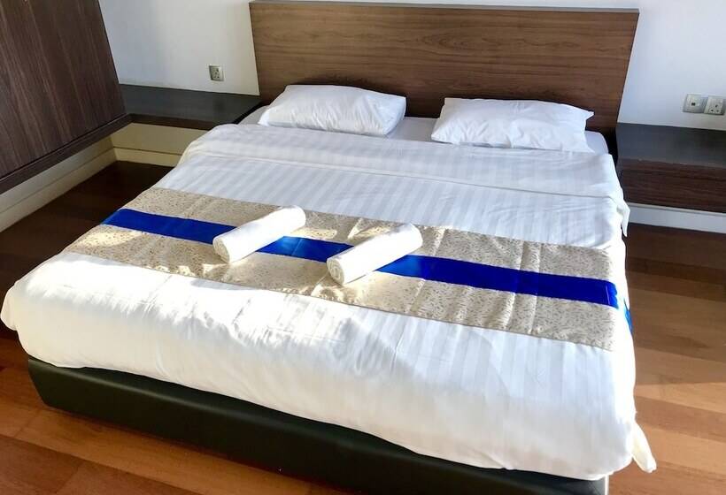 Апартаменты 3 Спальни Вид на Море, Sunset Seaview Vacation Condos City Centre @ Imago Shopping Mall
