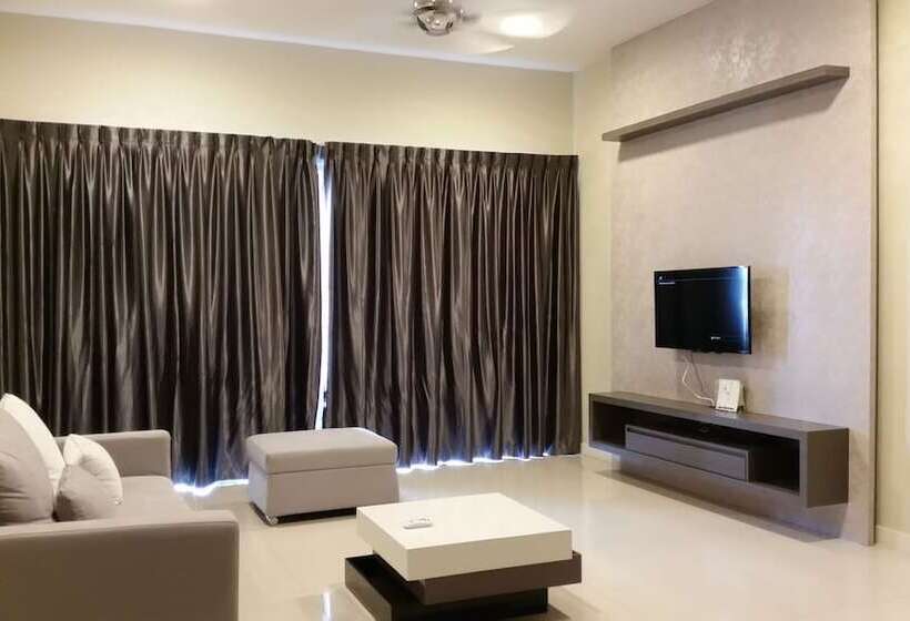 Апартаменты 3 Спальни Вид на Море, Sunset Seaview Vacation Condos City Centre @ Imago Shopping Mall