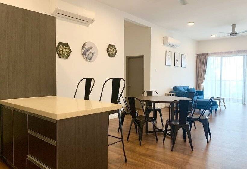 Апартаменты 3 Спальни Вид на Море, Sunset Seaview Vacation Condos City Centre @ Imago Shopping Mall