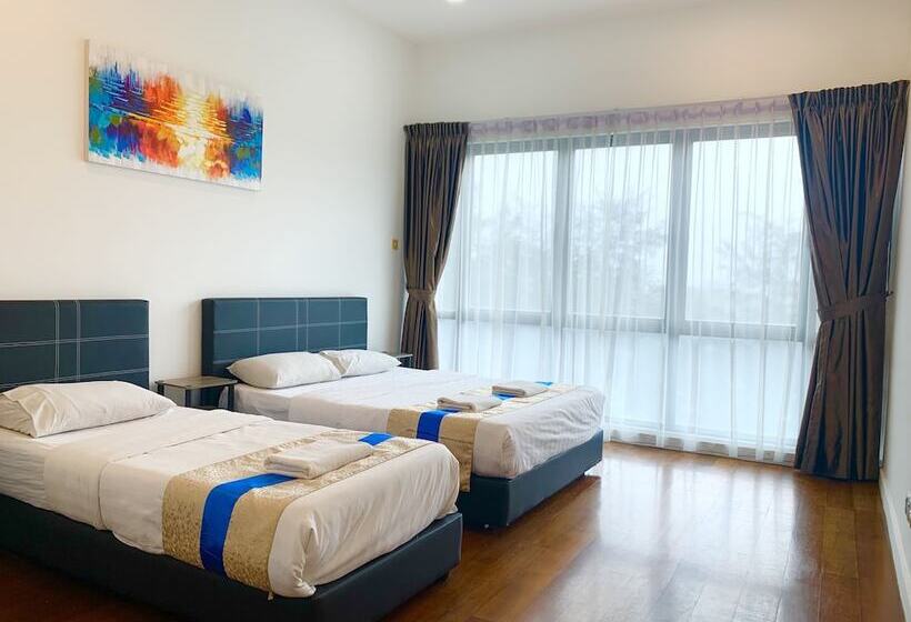 Апартаменты 3 Спальни Вид на Море, Sunset Seaview Vacation Condos City Centre @ Imago Shopping Mall