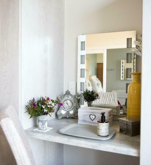 Quarto Estandar, 43 On Sandstone