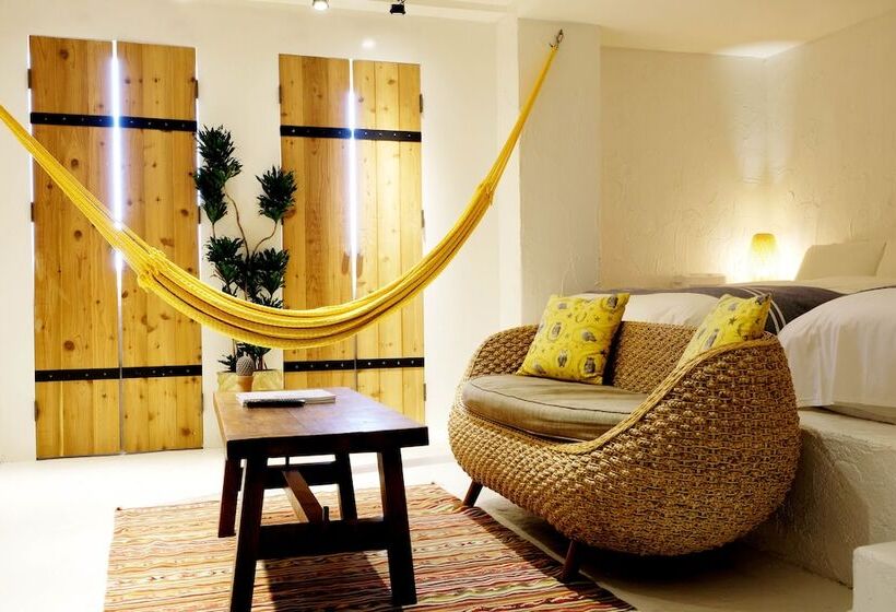 اتاق لوکس چهار تخته, Chill Roof
