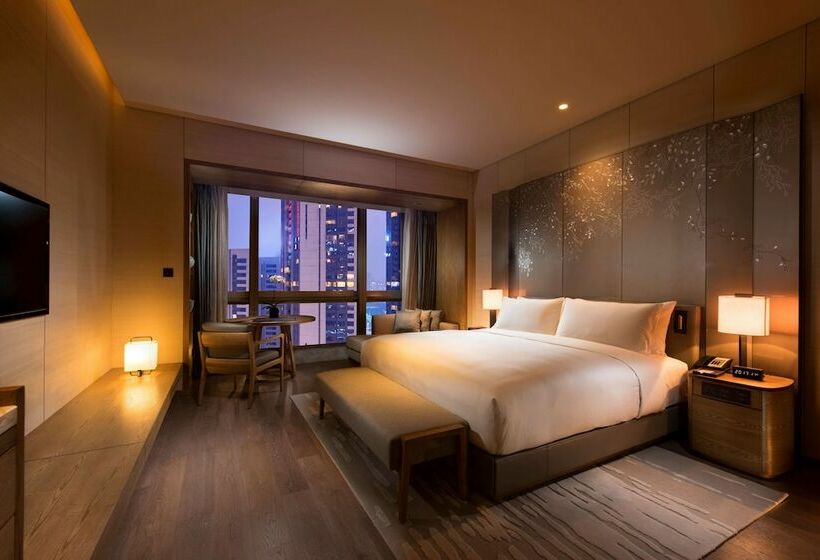 Номер Deluxe, Conrad Guangzhou