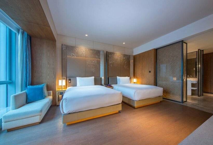 Номер Deluxe, Conrad Guangzhou