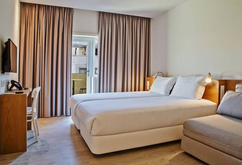 اتاق سوپریور, Spot Family Suites
