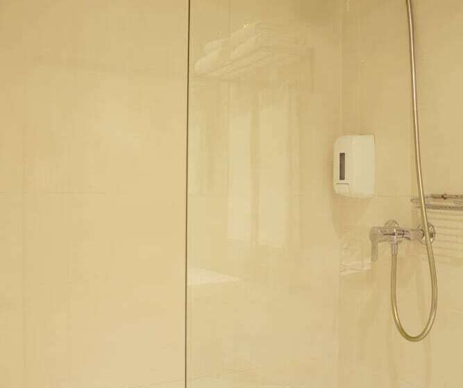 اتاق استاندارد سه نفره, Spot Family Suites