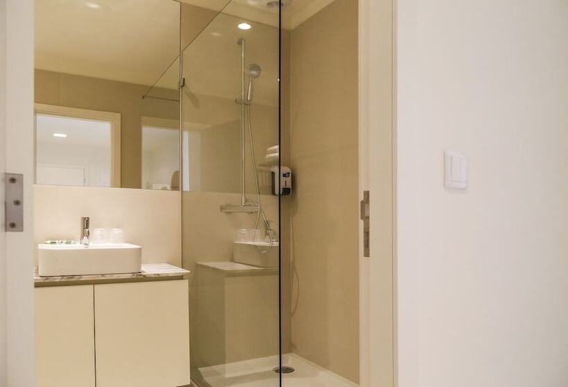 سوییت سوپریور, Spot Family Suites