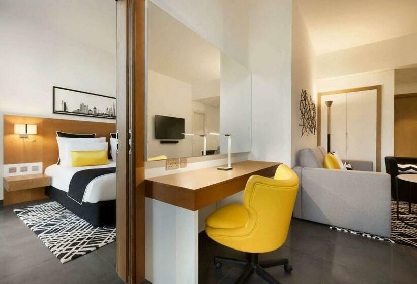 Люкс, Tryp By Wyndham Dubai