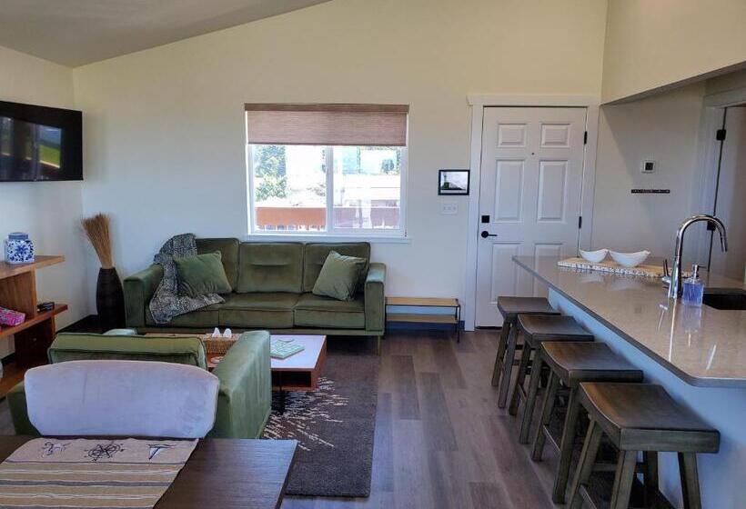 Люкс 2 Спальни, Moonstone Beach Motel