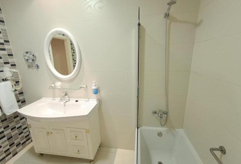 Habitación Superior, Bossh Alicia