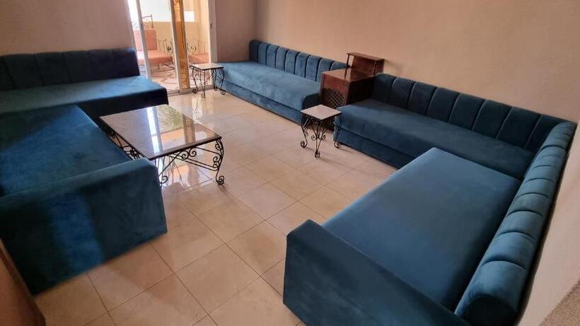 سوییت خانوادگی, Beach Club La Perle