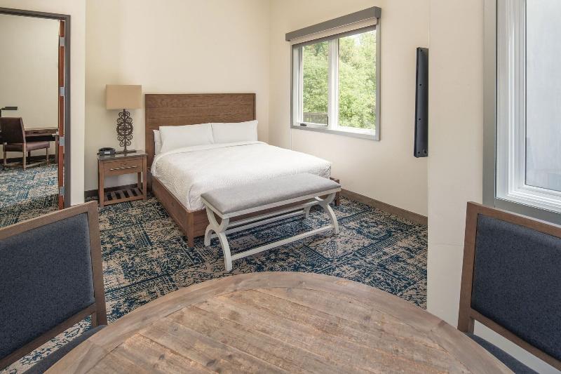스위트 킹사이즈 침대, Four Points By Sheraton Santa Cruz Scotts Valley