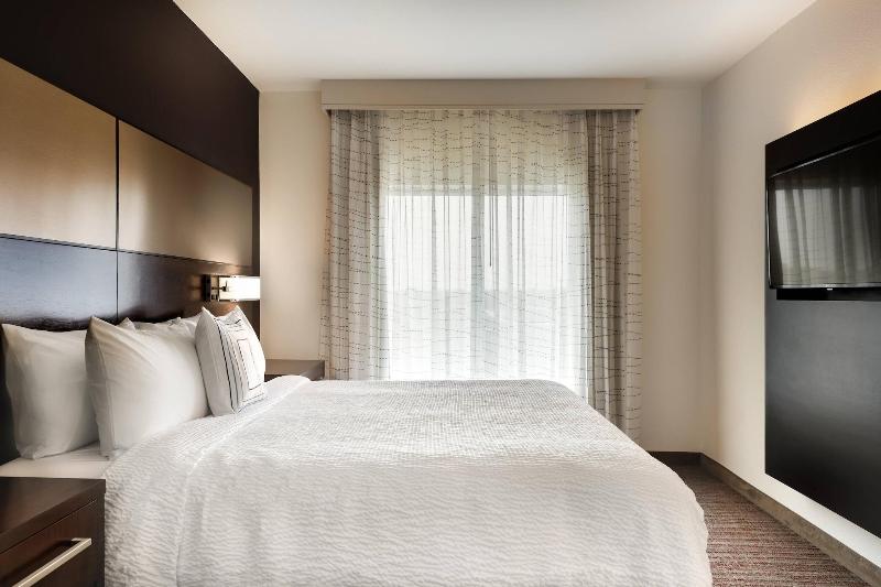 带大床的套房, Residence Inn By Marriott Dallas Plano/richardson At Coit Rd