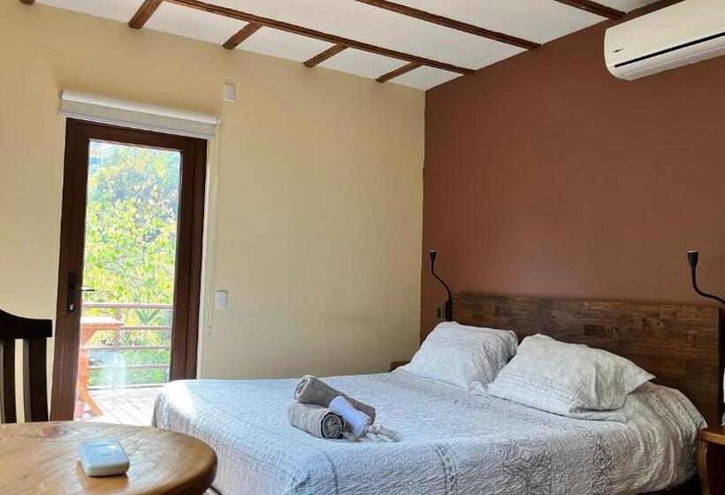 اتاق استاندارد با تخت بزرگ, La Petite France