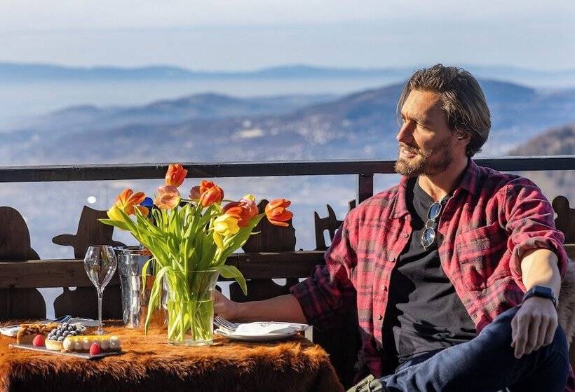 کلبه ییلاقی, Le Coucou Hotel Restaurant & Lounge Bar