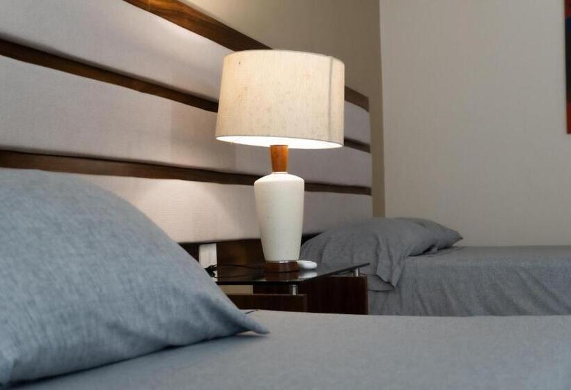 Quarto Estandar, Infinity Suites Double Room 201