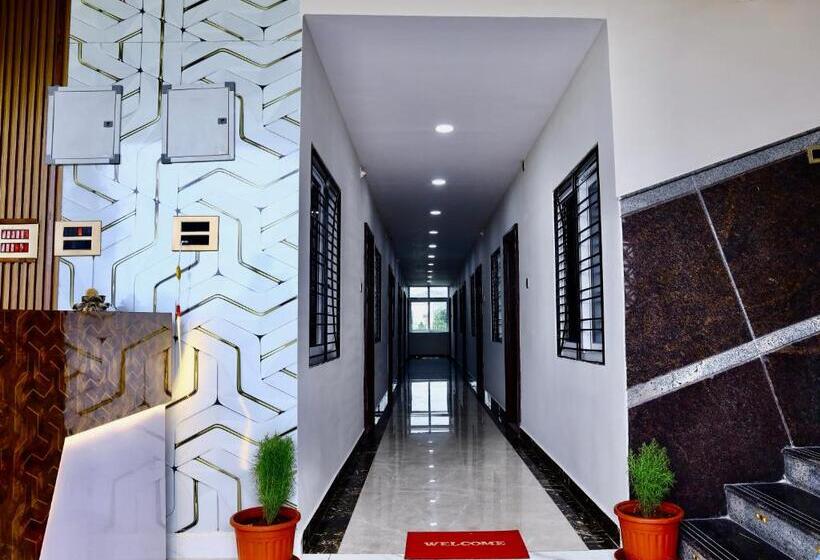 Номер Стандарт, Gokulam Grand