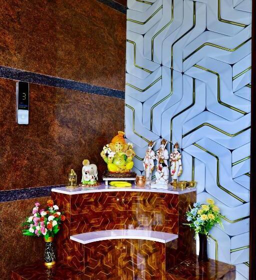 Номер Стандарт, Gokulam Grand