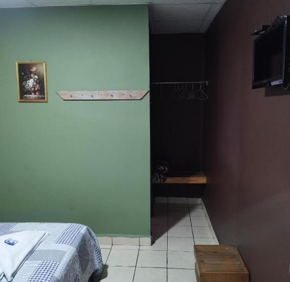 Quarto Estandar, The Journey Hostel