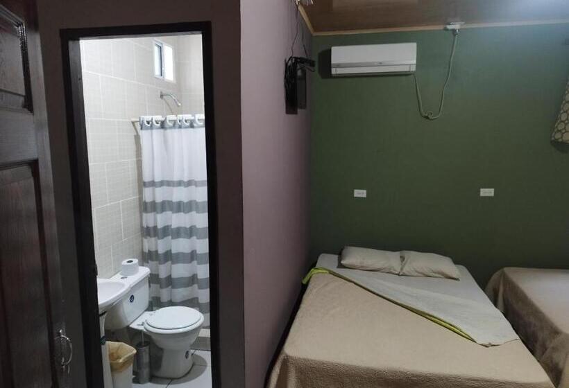 Quarto Triplo Estandar, The Journey Hostel