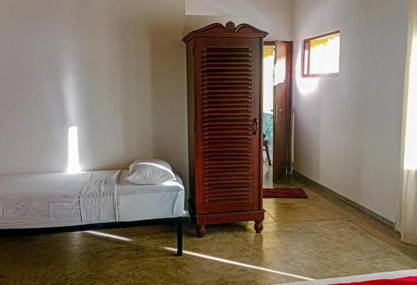 اتاق استاندارد سه نفره, Sigiri Lanka Resort