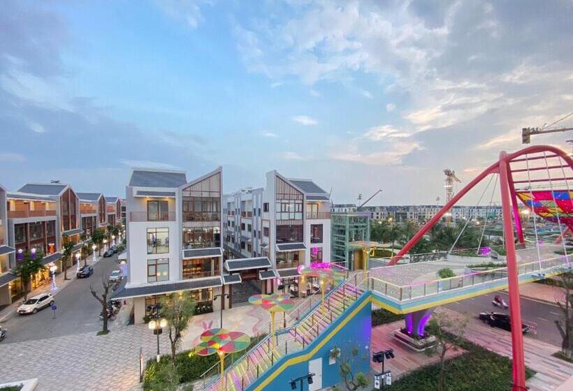 استودیوی سوپریور, Góc Homes