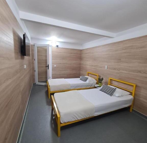 חדר סטנדרט, Industrial Hostel