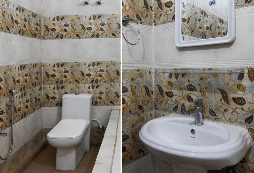 اتاق کلاسیک سه تخته, Oyo Maa Gouri Guest House