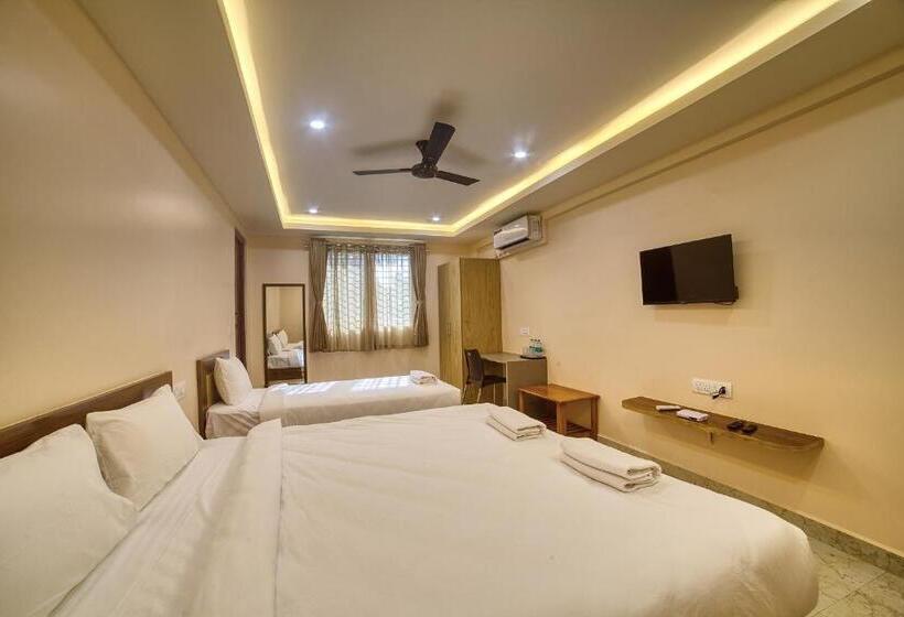 标准三人间, Stay On The Way Near Bangalore Airport