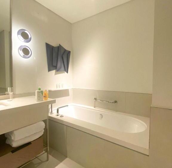 سوییت سوپریور با چشم‌انداز دریا, Serviced Apartments At Address Beach Resort Marassi