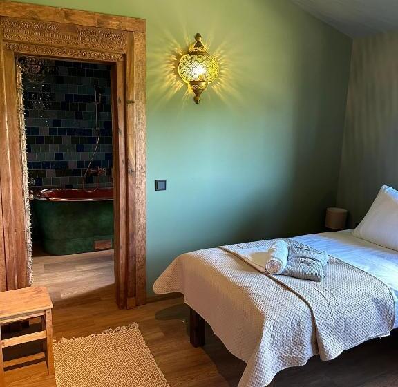 اتاق لوکس, Shanti Resort & Deluxe Spa