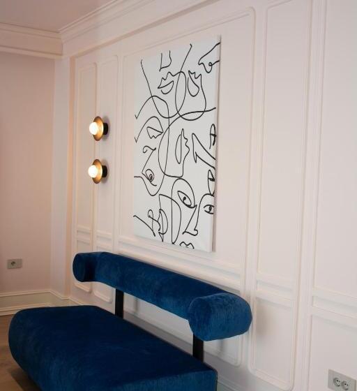 バルコニー付きデラックスルーム, The Collector Hotel Boutique
