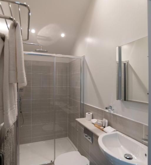침실 1개 주택, King Deluxe Ensuite With Courtyard View   Hawking