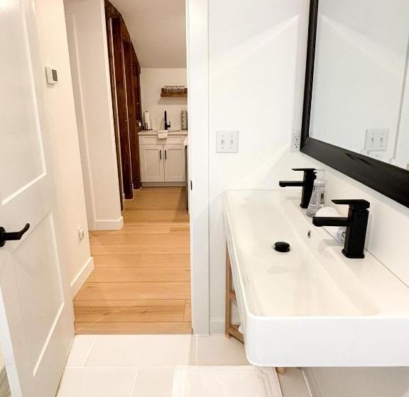 Family Suite, The White Creek Inn