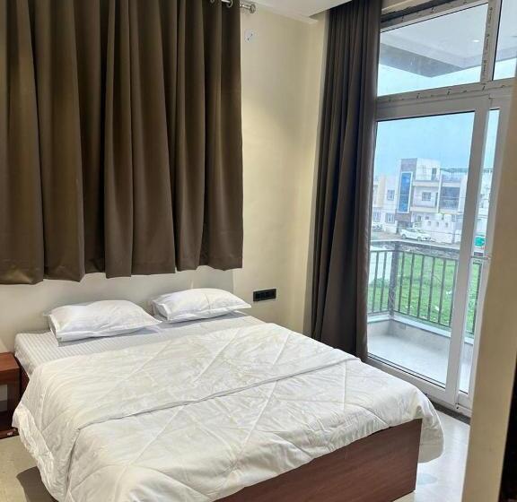 Номер Стандарт, Leo Deluxe & Suite Room
