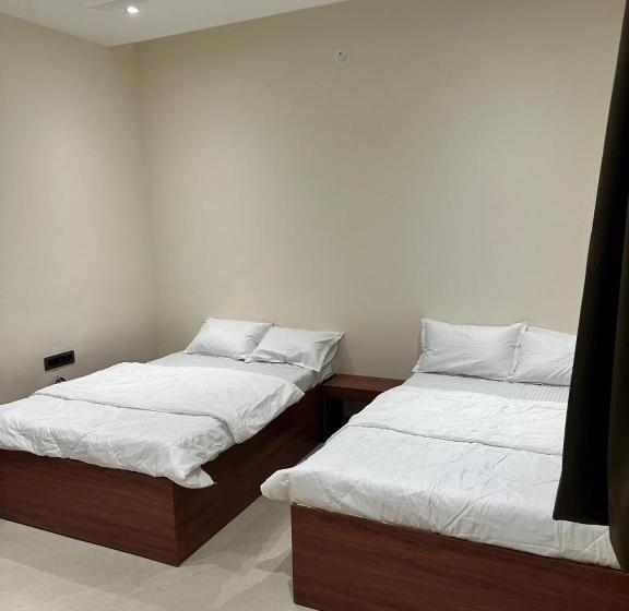 Четырехместный Номер Deluxe, Leo Deluxe & Suite Room