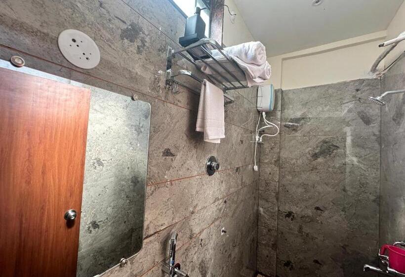 Четырехместный Номер Deluxe, Leo Deluxe & Suite Room