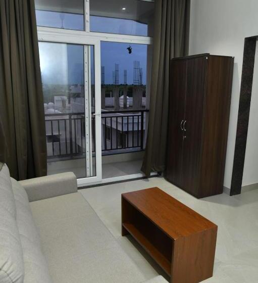 Люкс, Leo Deluxe & Suite Room