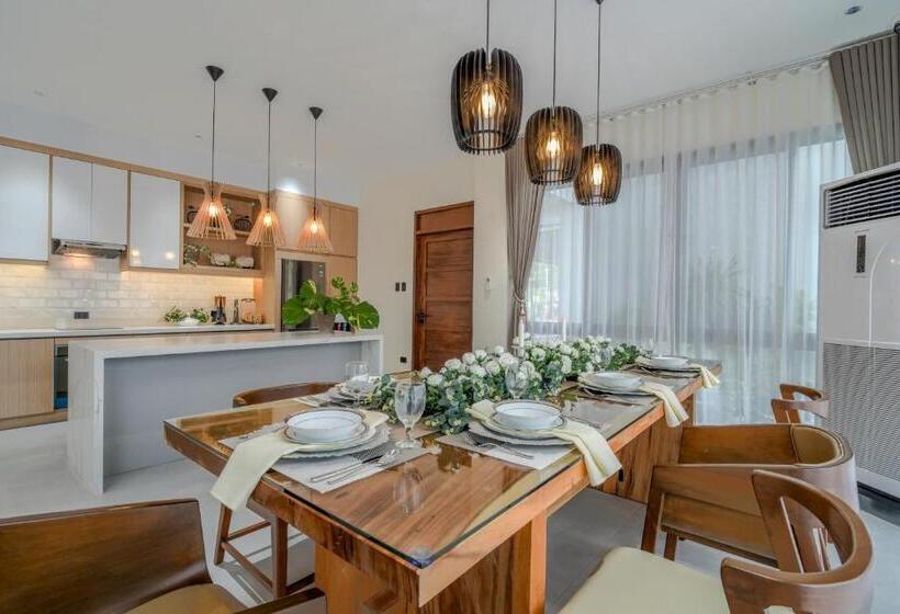 Люкс Повышенной Комфортности, Damienerose Garden Villa