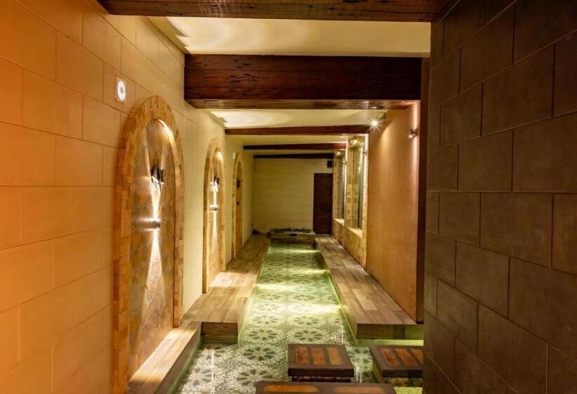 سوییت لوکس, Green Windows Resort