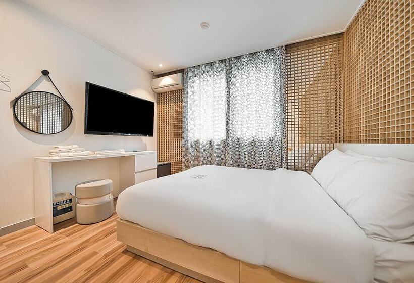 Номер Deluxe, One Stay