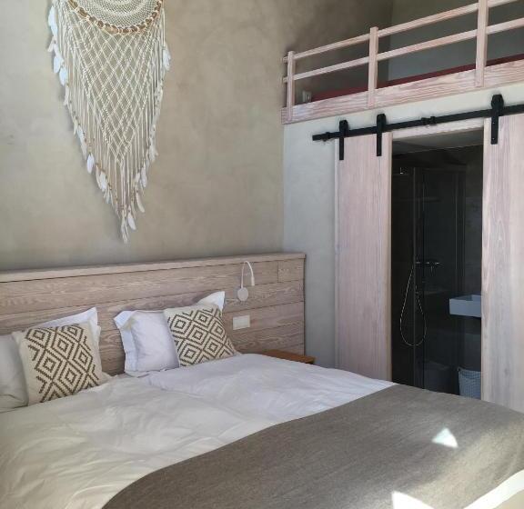 اتاق لوکس سه تخته, Torres De Selma   Eco Resort